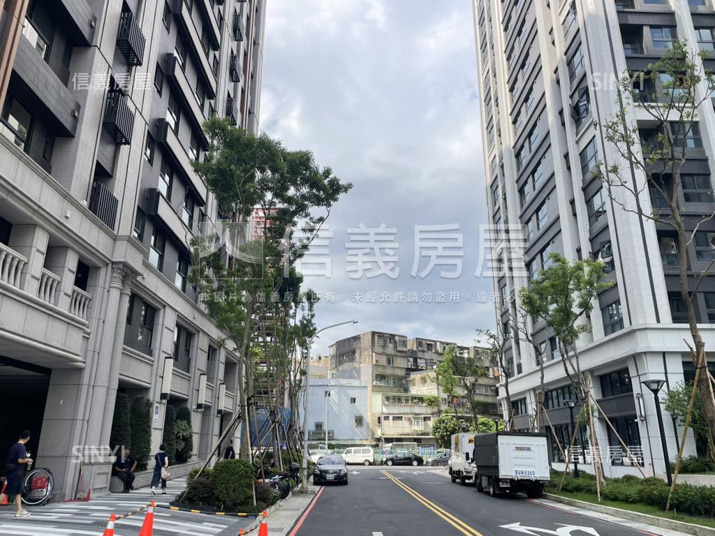 市政愛悅露台三房車位房屋室內格局與周邊環境