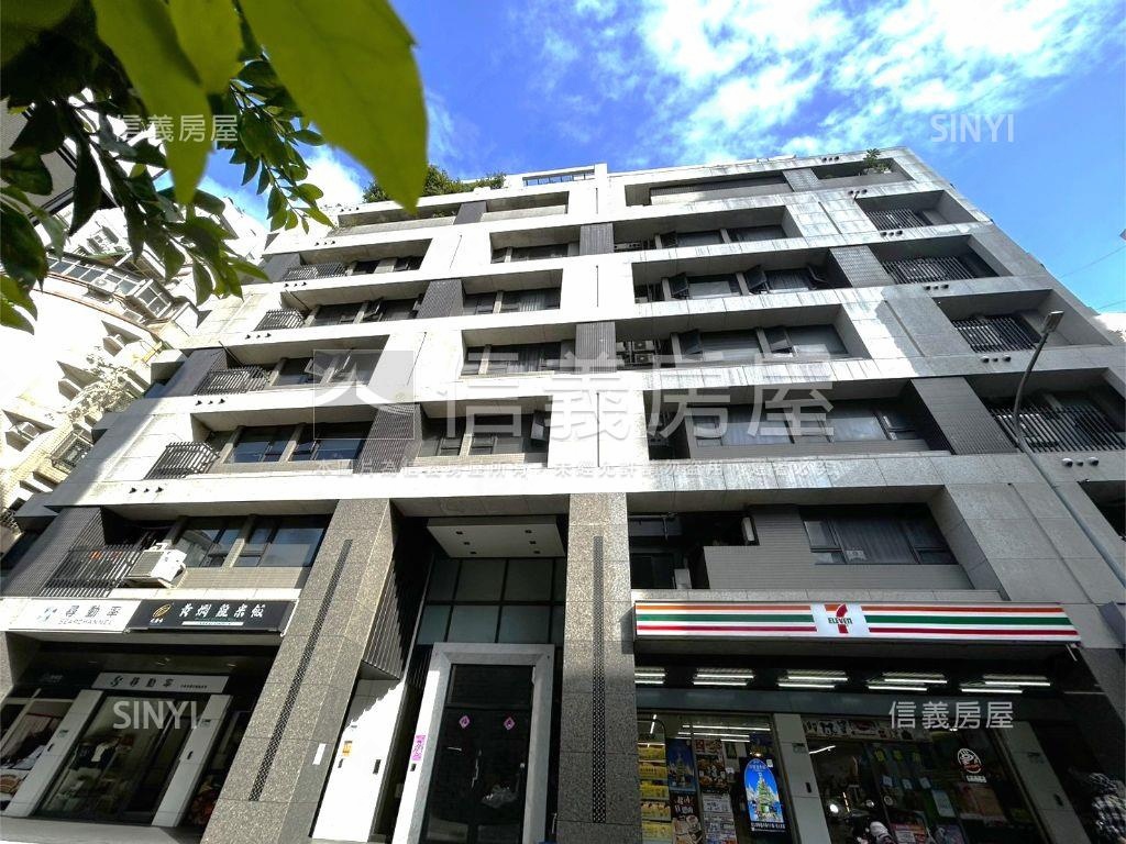 中正文華邊間平面車位房屋室內格局與周邊環境