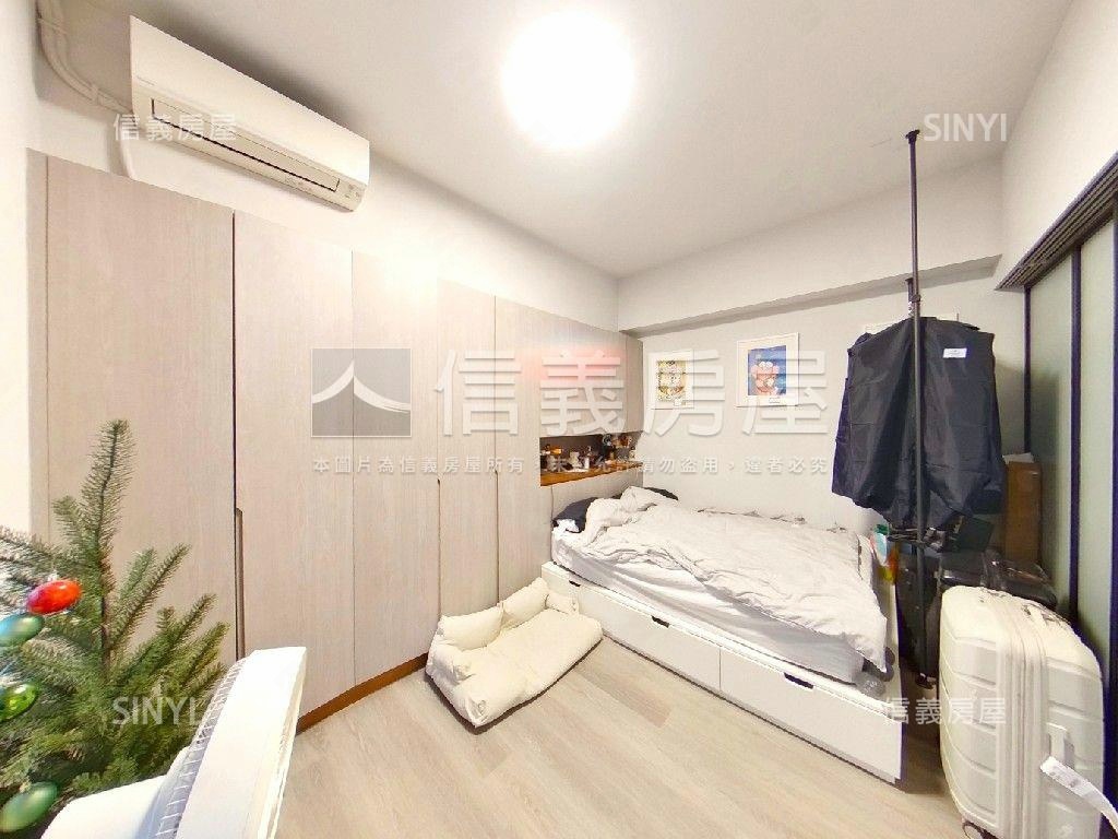 中正文華邊間平面車位房屋室內格局與周邊環境