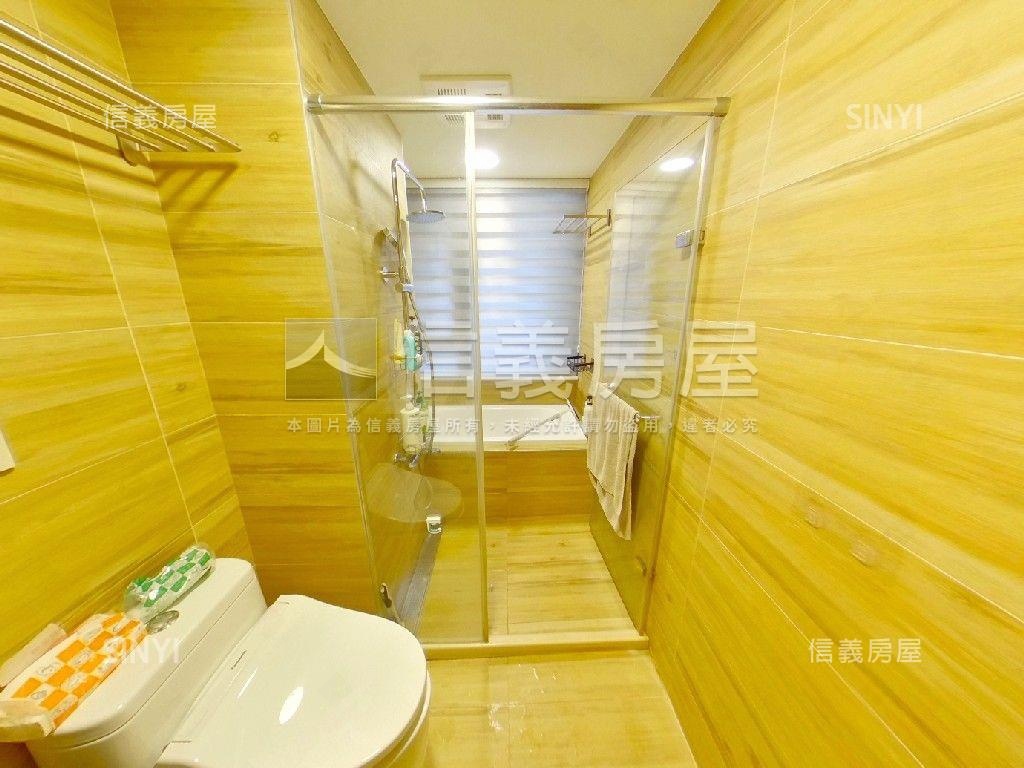 中正文華邊間平面車位房屋室內格局與周邊環境