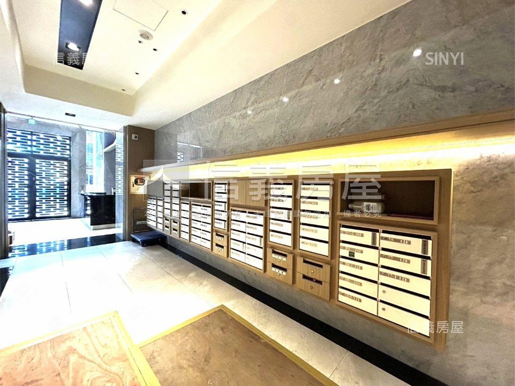 中正文華邊間平面車位房屋室內格局與周邊環境