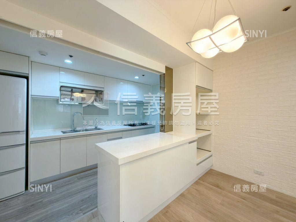 環翠明亮三房帶子母車位房屋室內格局與周邊環境