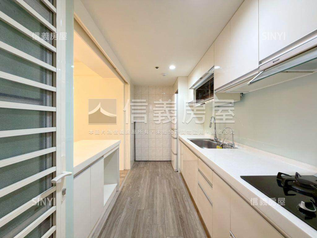 環翠明亮三房帶子母車位房屋室內格局與周邊環境