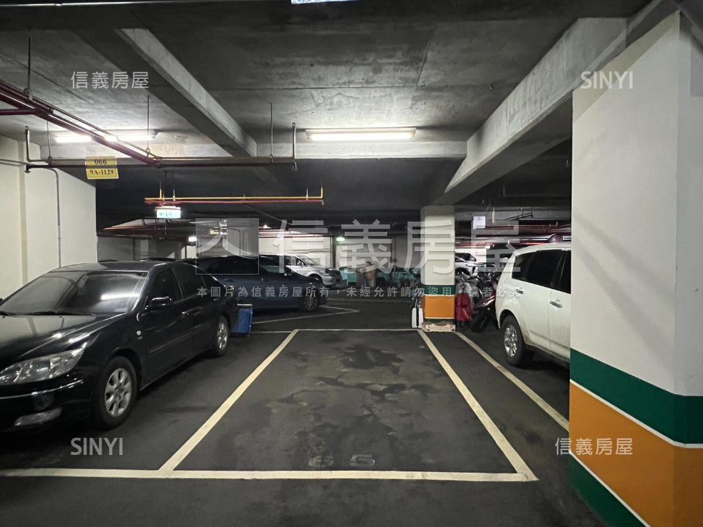 東方帝寶三房車位房屋室內格局與周邊環境