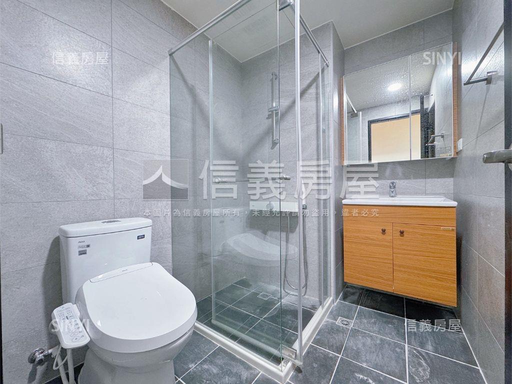 客運園區璟都艾美兩房車位房屋室內格局與周邊環境