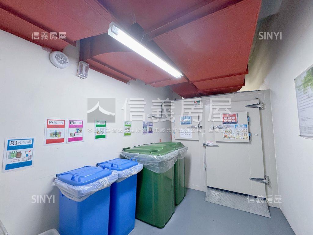 客運園區璟都艾美兩房車位房屋室內格局與周邊環境