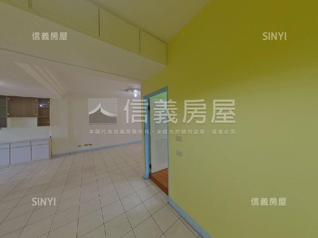 專任單坪１字頭近捷運三房房屋室內格局與周邊環境