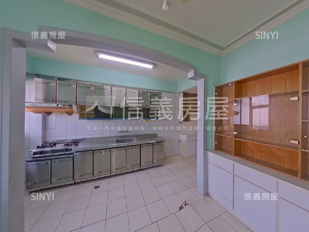 專任單坪１字頭近捷運三房房屋室內格局與周邊環境