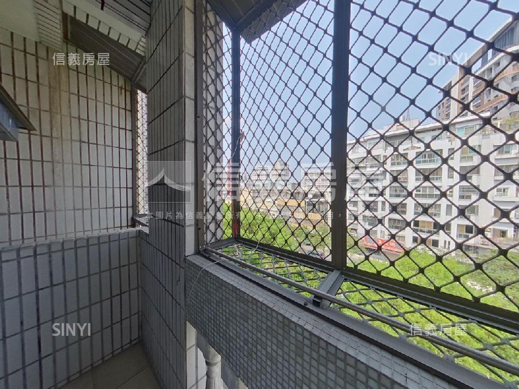 專任單坪１字頭近捷運三房房屋室內格局與周邊環境