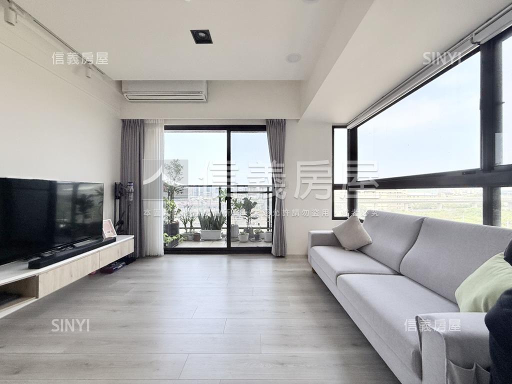 登陽三房平車美裝潢房屋室內格局與周邊環境