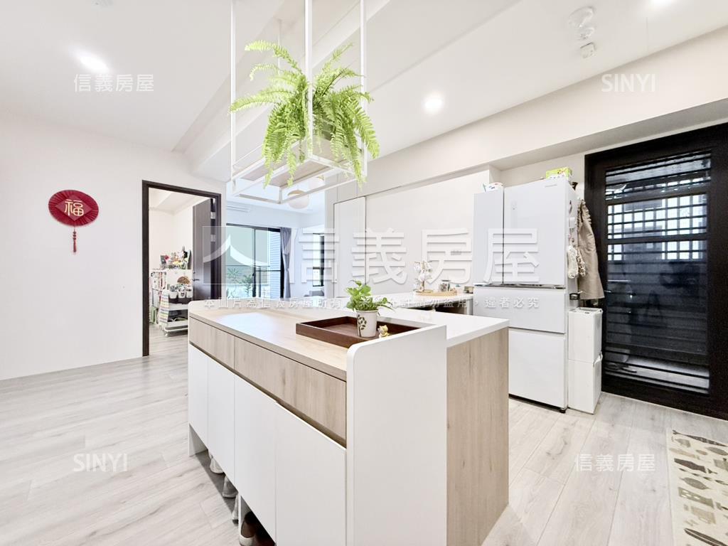 登陽三房平車美裝潢房屋室內格局與周邊環境