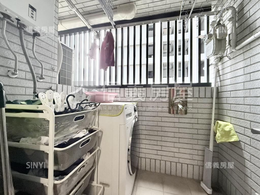 登陽三房平車美裝潢房屋室內格局與周邊環境