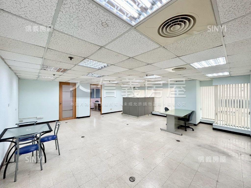 市區近車站辦公空間附車位房屋室內格局與周邊環境