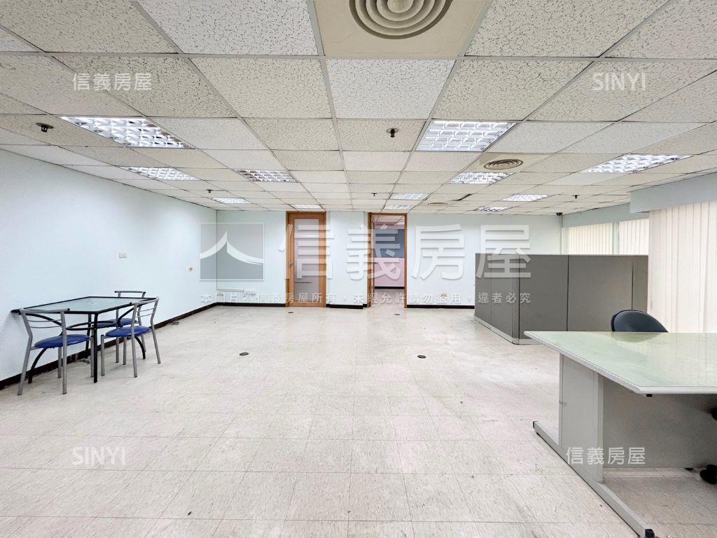 市區近車站辦公空間附車位房屋室內格局與周邊環境