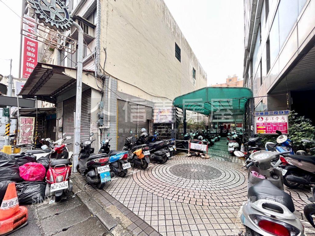 市區近車站辦公空間附車位房屋室內格局與周邊環境