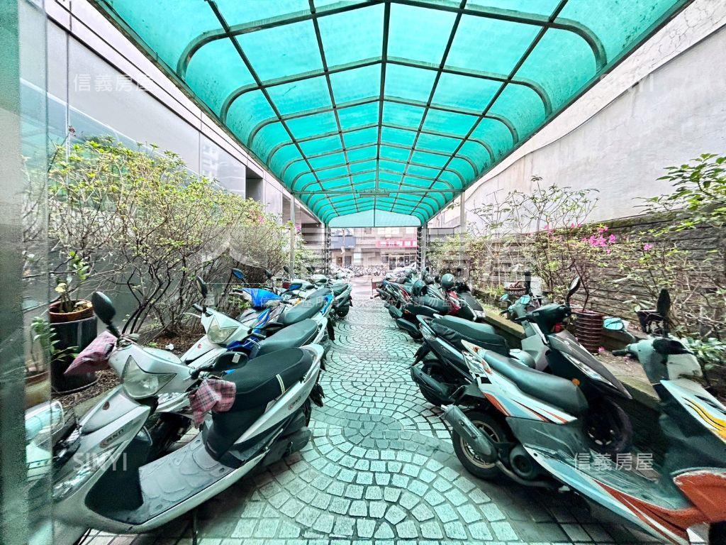 市區近車站辦公空間附車位房屋室內格局與周邊環境