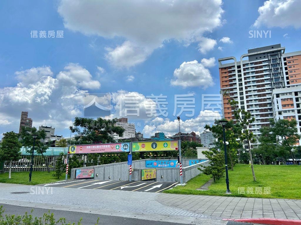 信義邊間三房雙衛有車位房屋室內格局與周邊環境