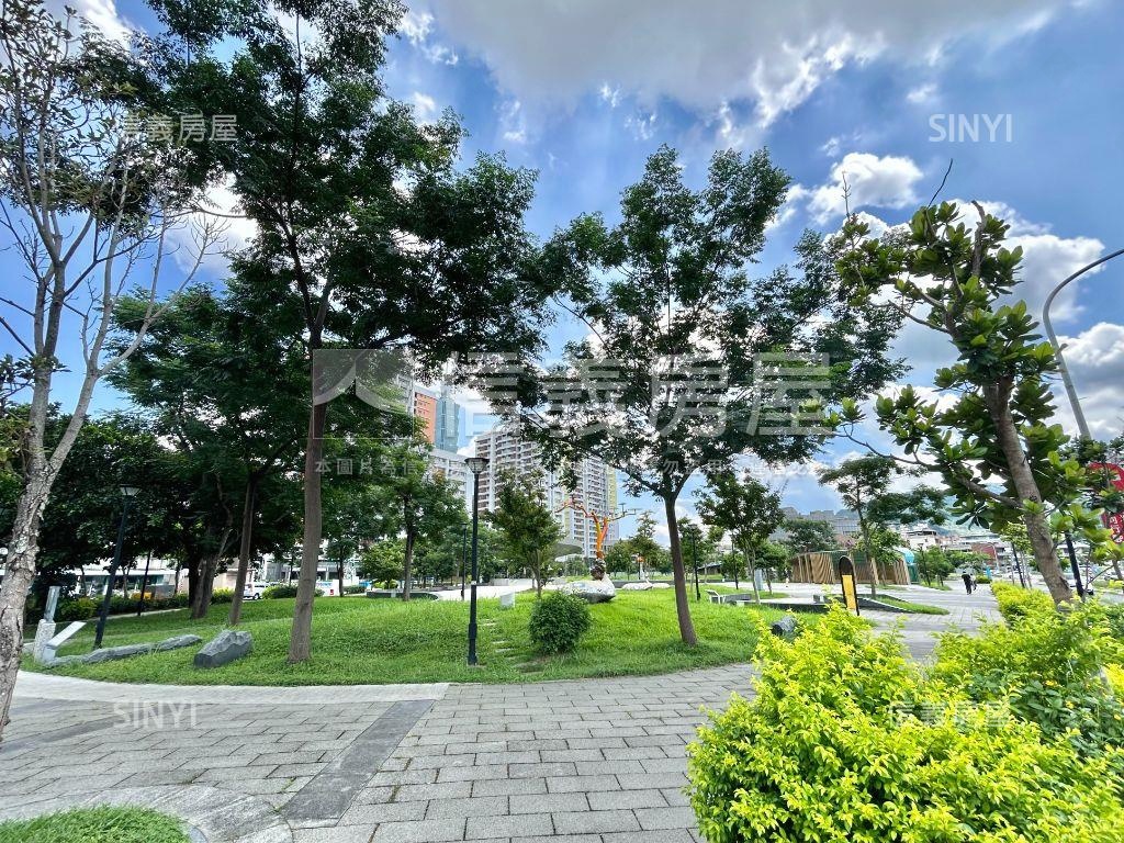 信義邊間三房雙衛有車位房屋室內格局與周邊環境