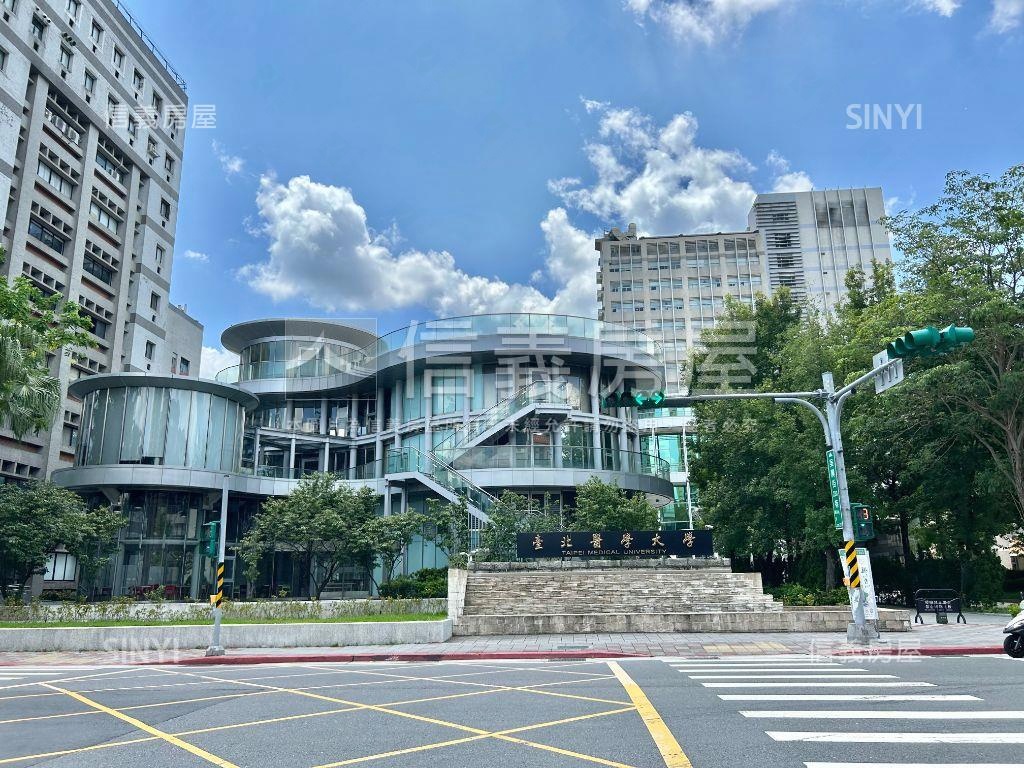 信義邊間三房雙衛有車位房屋室內格局與周邊環境