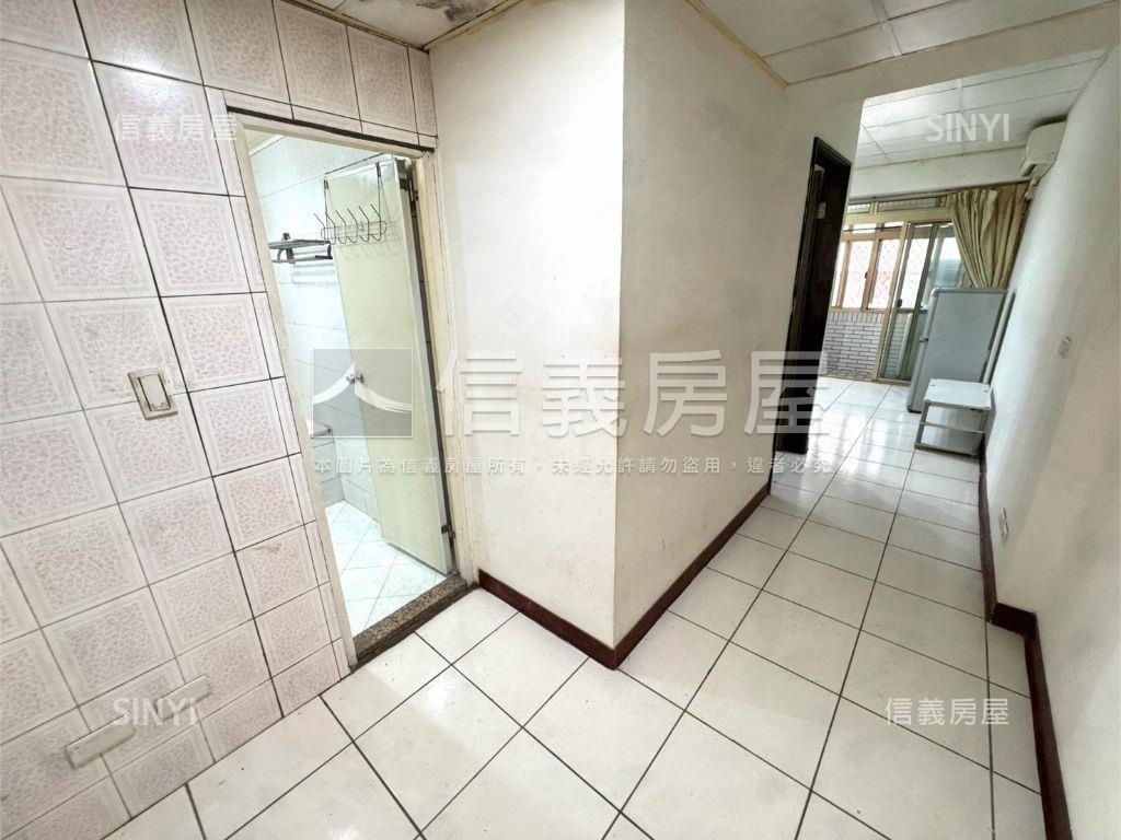 貴族邊間大陽台美居房屋室內格局與周邊環境