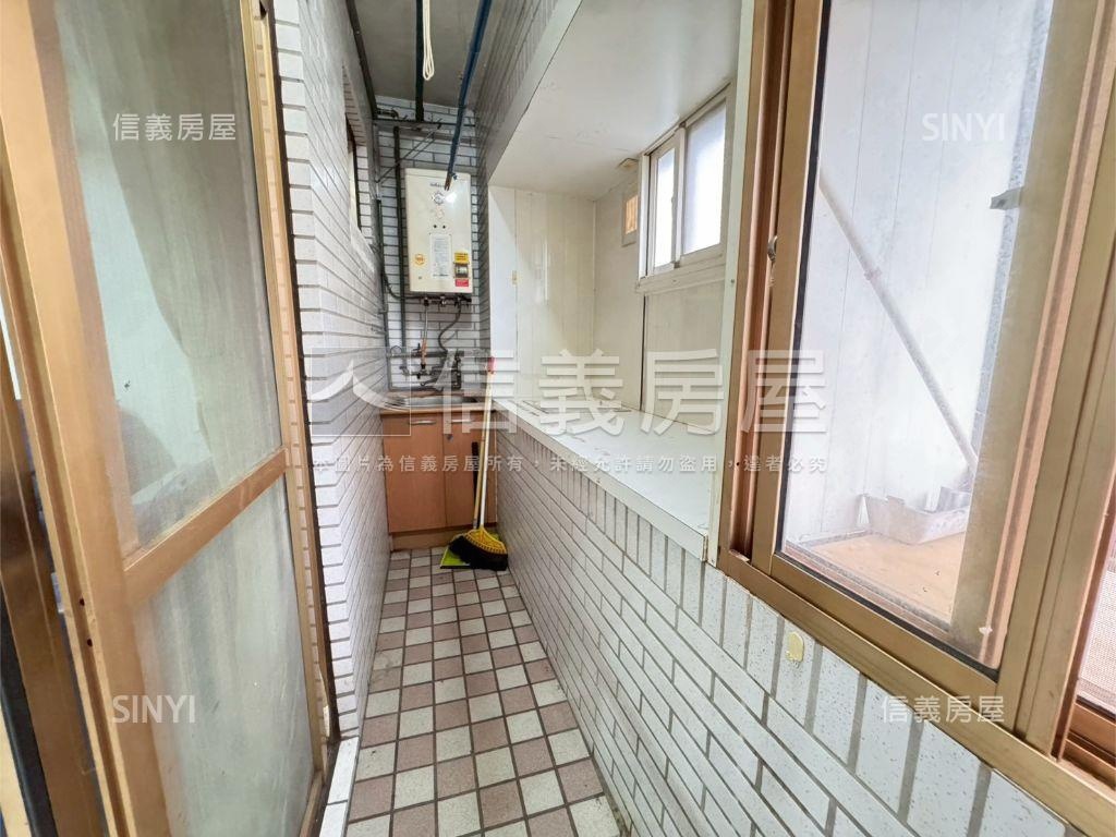 貴族邊間大陽台美居房屋室內格局與周邊環境