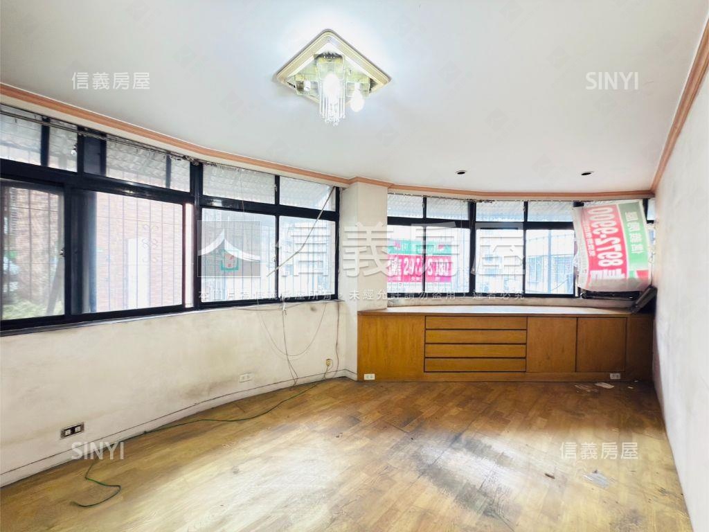 百米即到站三樓公寓房屋室內格局與周邊環境