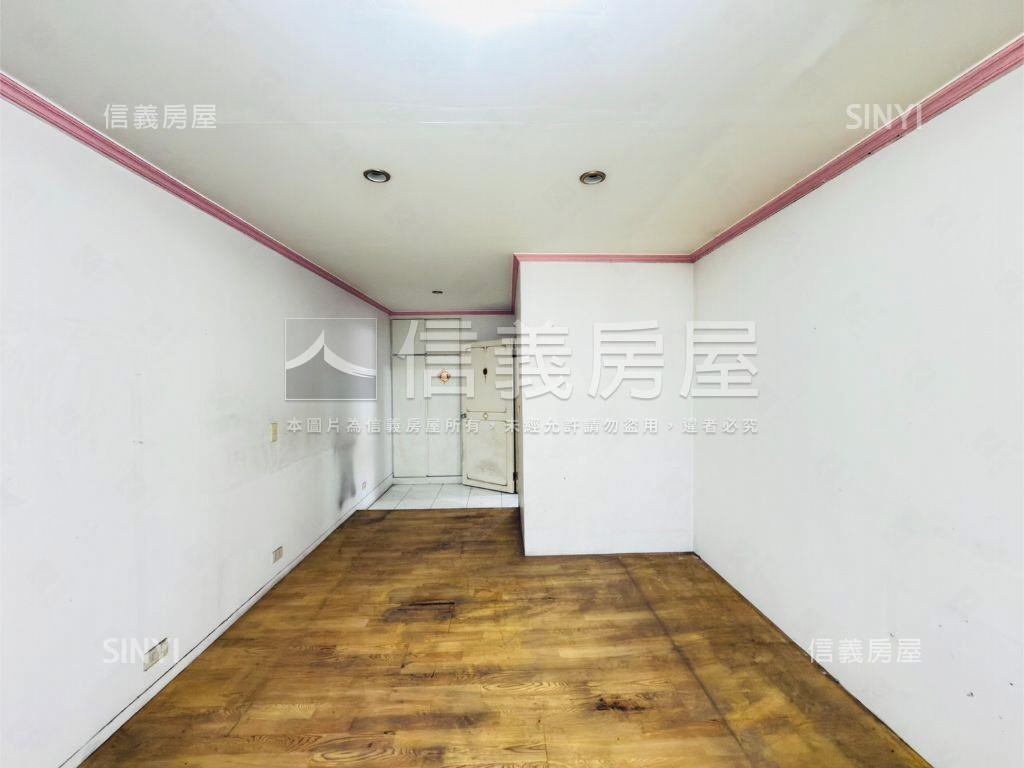 百米即到站三樓公寓房屋室內格局與周邊環境