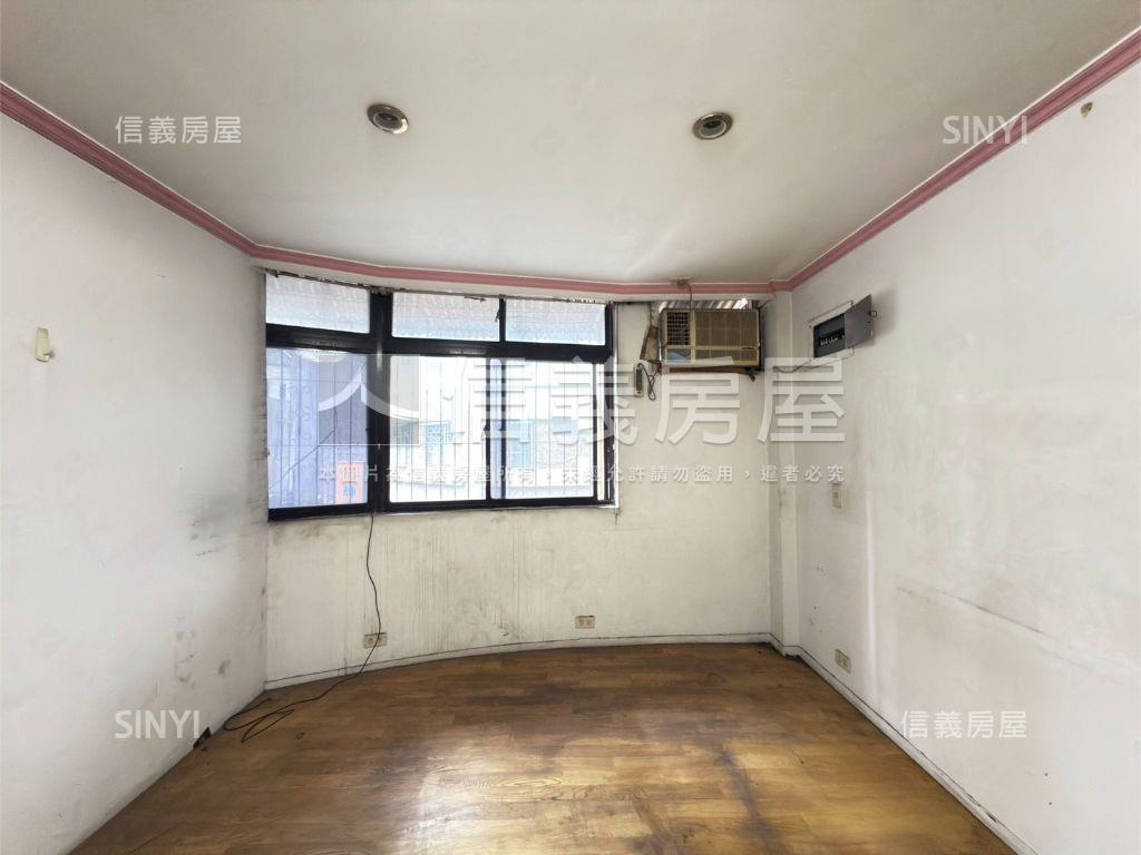 百米即到站三樓公寓房屋室內格局與周邊環境