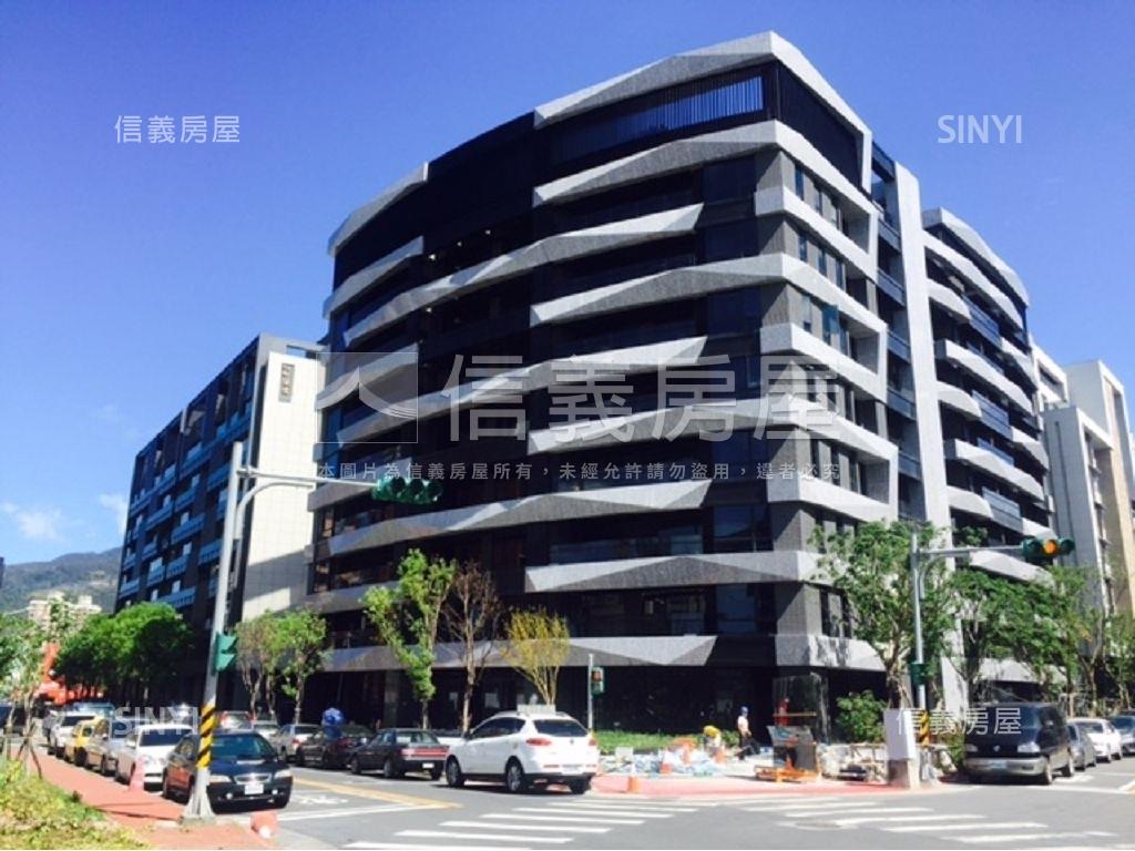 稀有玉山岩３房車位房屋室內格局與周邊環境