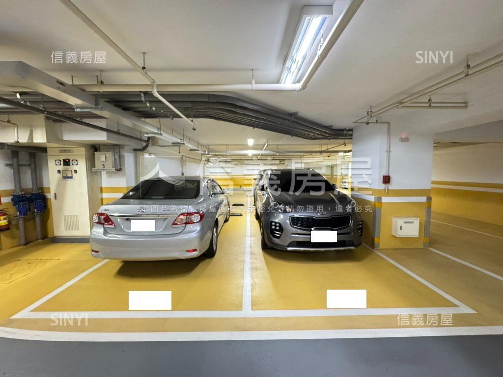 稀有玉山岩３房車位房屋室內格局與周邊環境