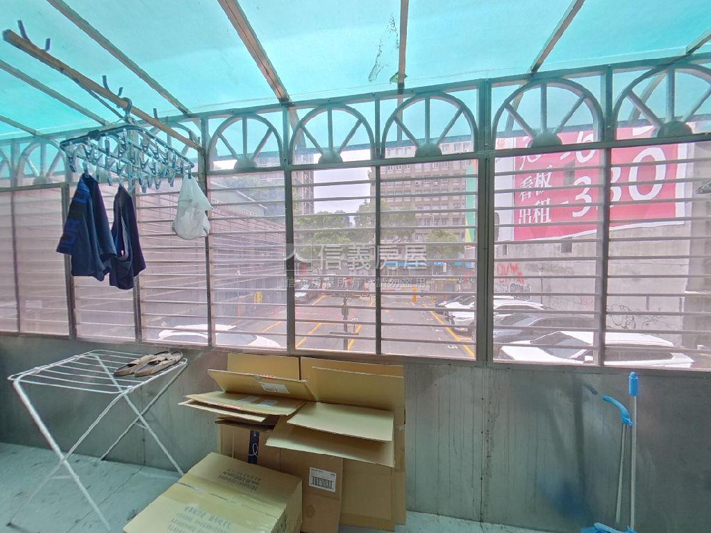 【朝陽大廈】精緻美裝三房房屋室內格局與周邊環境