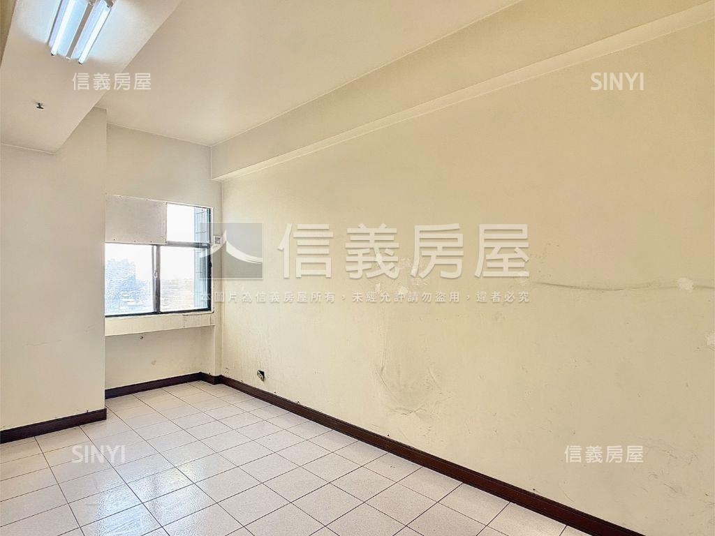 【凡爾賽宮】好收租四房房屋室內格局與周邊環境