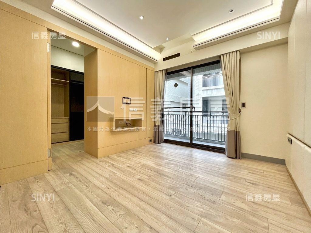 楠梓永信近國道面寬雙車墅房屋室內格局與周邊環境