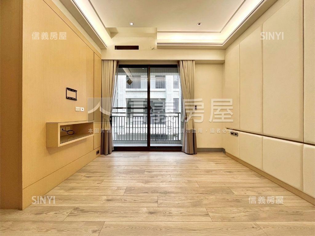 楠梓永信近國道面寬雙車墅房屋室內格局與周邊環境