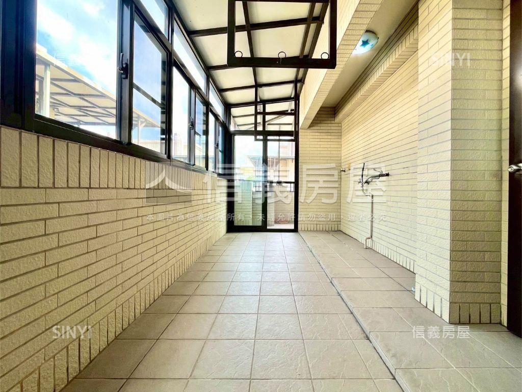 楠梓永信近國道面寬雙車墅房屋室內格局與周邊環境