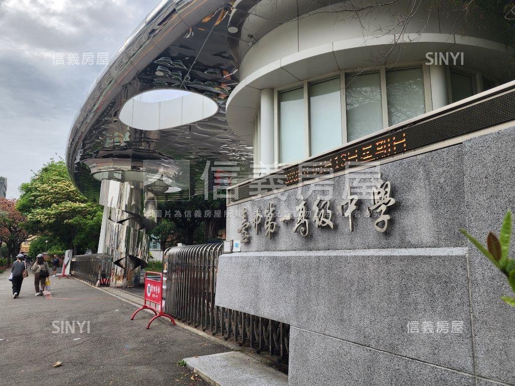 一中商圈大面寬收租金雞母房屋室內格局與周邊環境