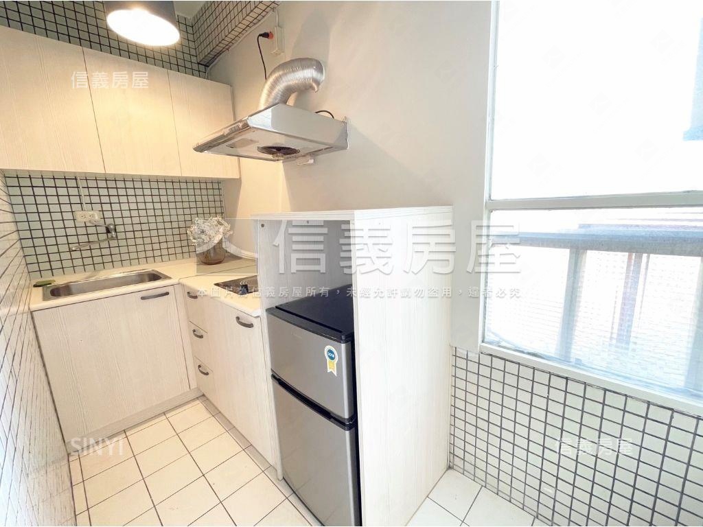 南區樓中樓兩房視野戶房屋室內格局與周邊環境