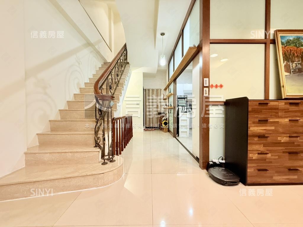 太子世紀帝國雙車美墅房屋室內格局與周邊環境