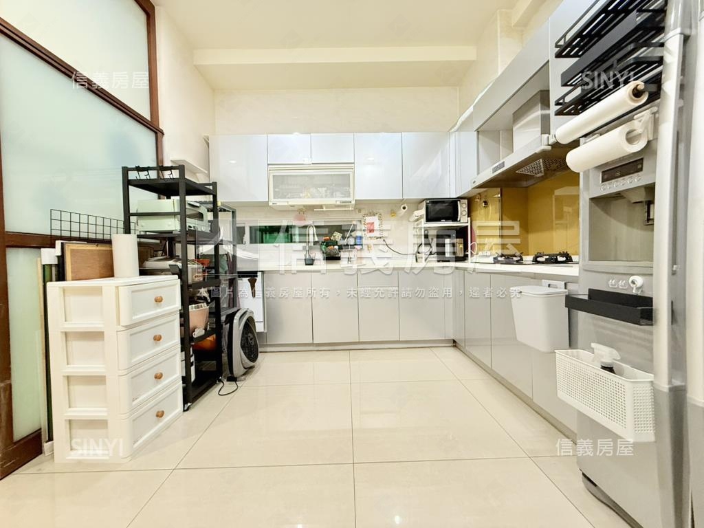 太子世紀帝國雙車美墅房屋室內格局與周邊環境