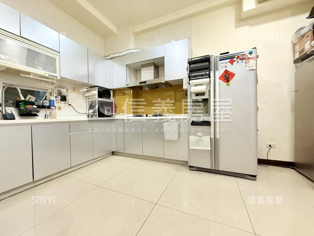 太子世紀帝國雙車美墅房屋室內格局與周邊環境