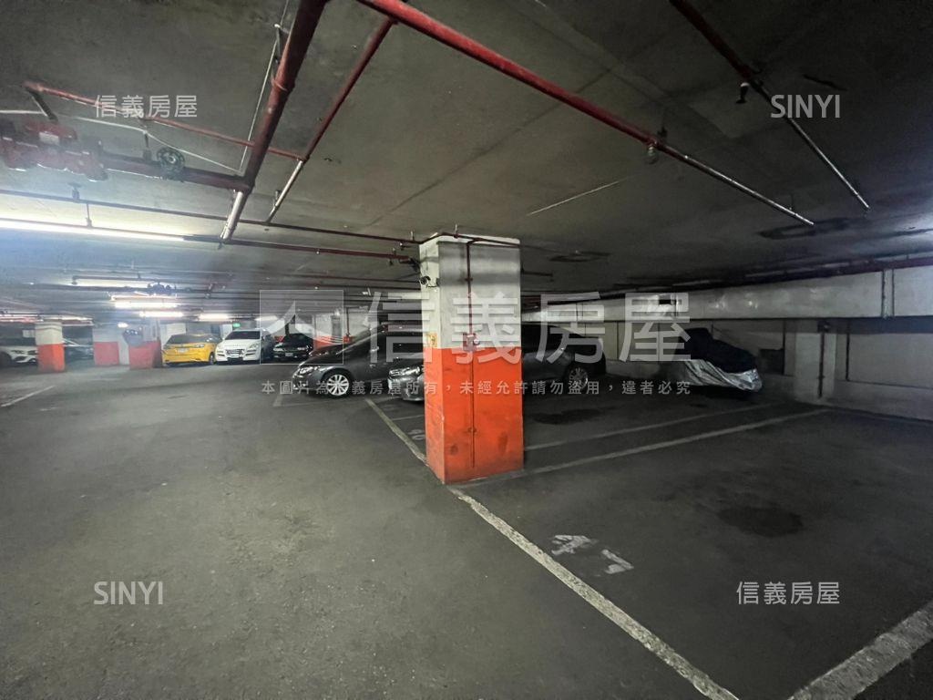 亞東站天藍藍三房車位房屋室內格局與周邊環境