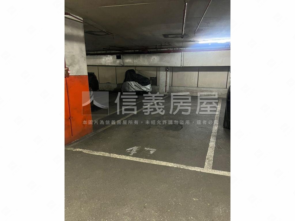 亞東站天藍藍三房車位房屋室內格局與周邊環境