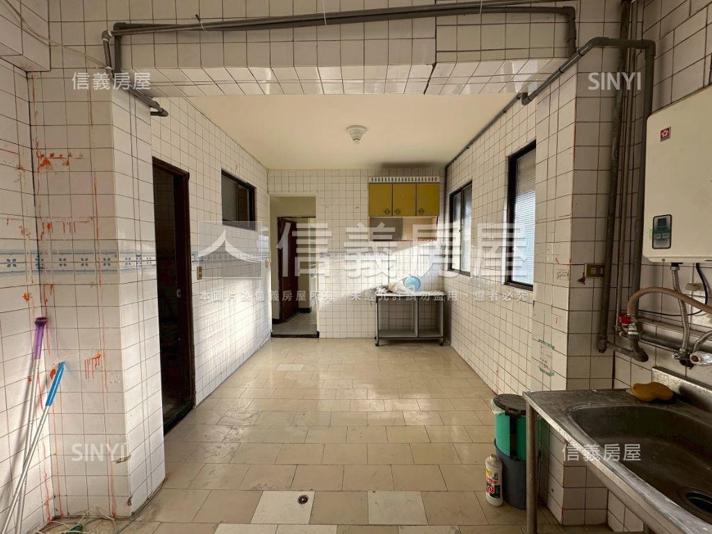 稀有獨戶高挑採光公寓房屋室內格局與周邊環境