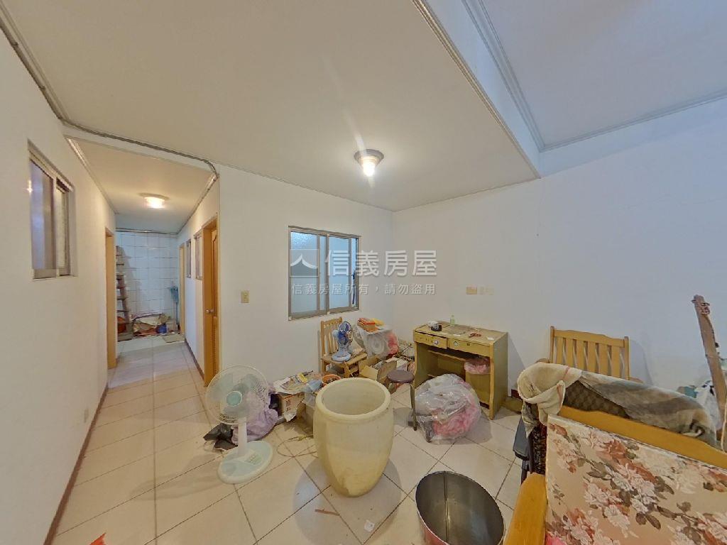 江子翠捷運３００公尺２房房屋室內格局與周邊環境