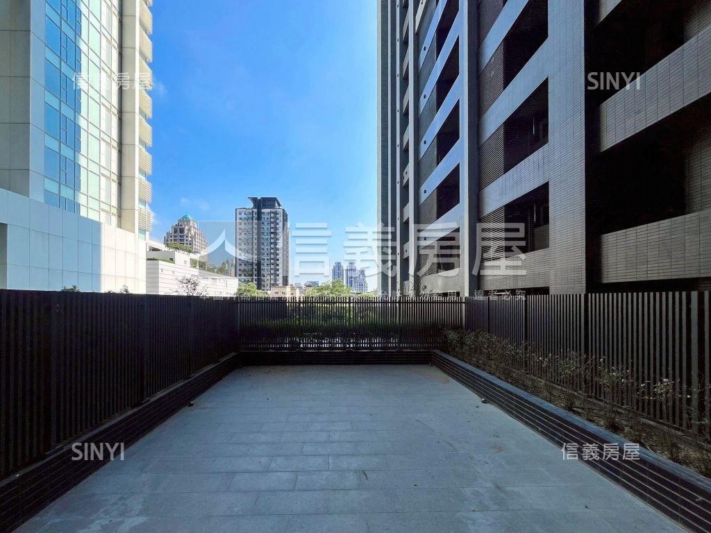 【市政１號院】難得有露臺房屋室內格局與周邊環境