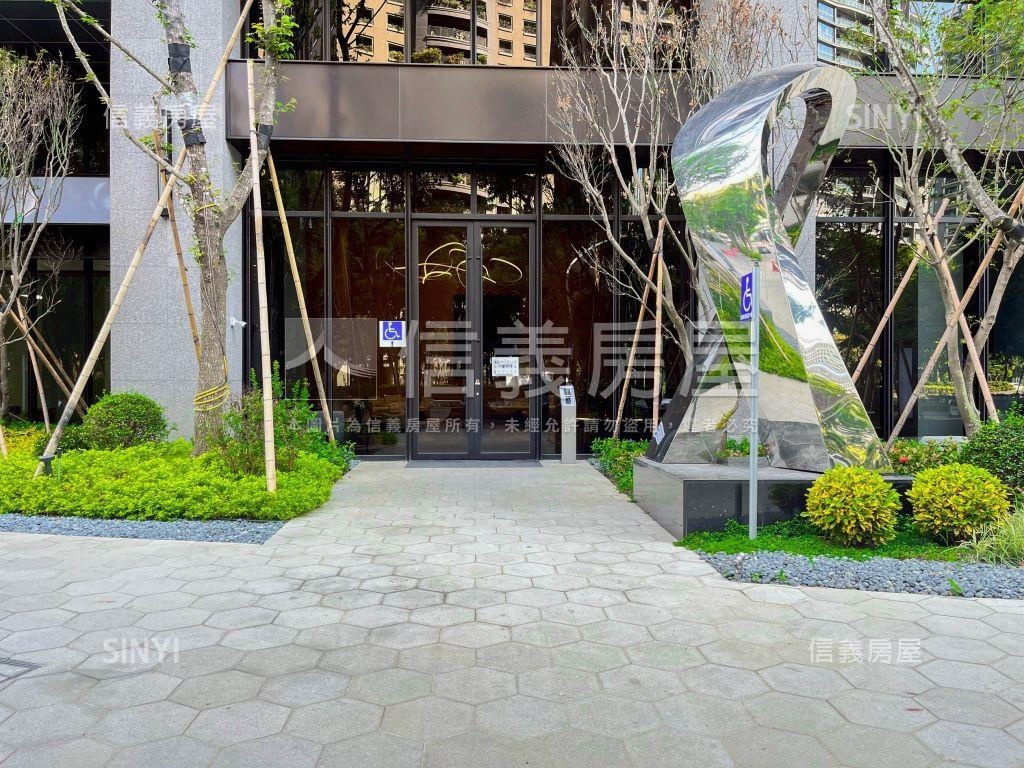 【市政１號院】難得有露臺房屋室內格局與周邊環境