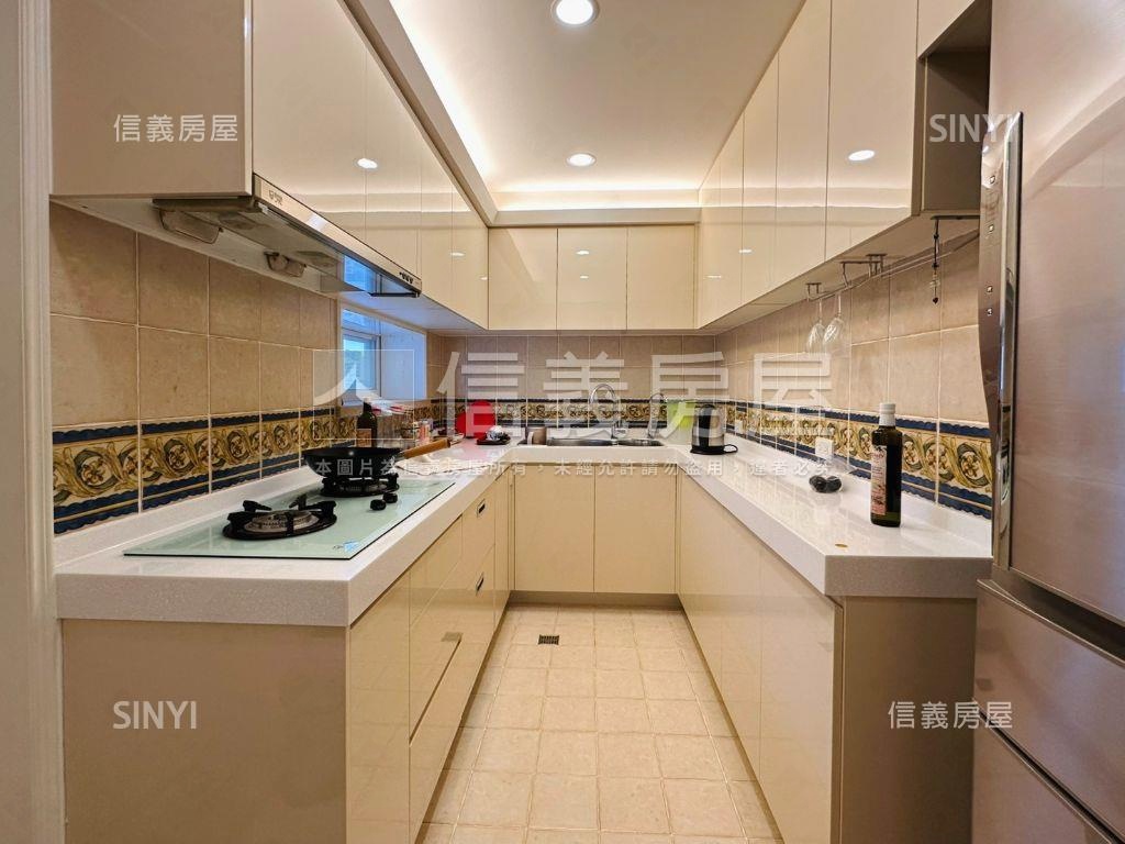 南京復興美妝朝南電梯三房房屋室內格局與周邊環境