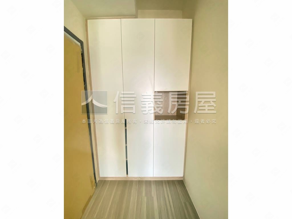 十二淳２房次頂樓裝潢戶房屋室內格局與周邊環境