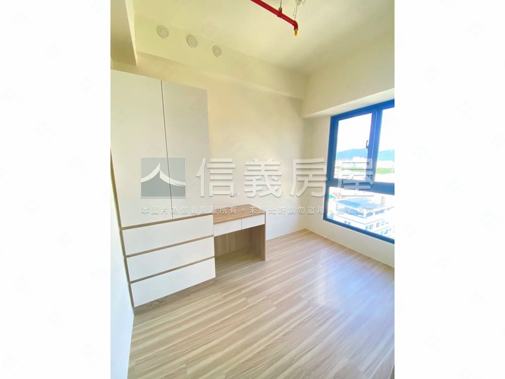 十二淳２房次頂樓裝潢戶房屋室內格局與周邊環境