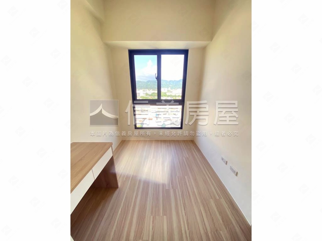 十二淳２房次頂樓裝潢戶房屋室內格局與周邊環境